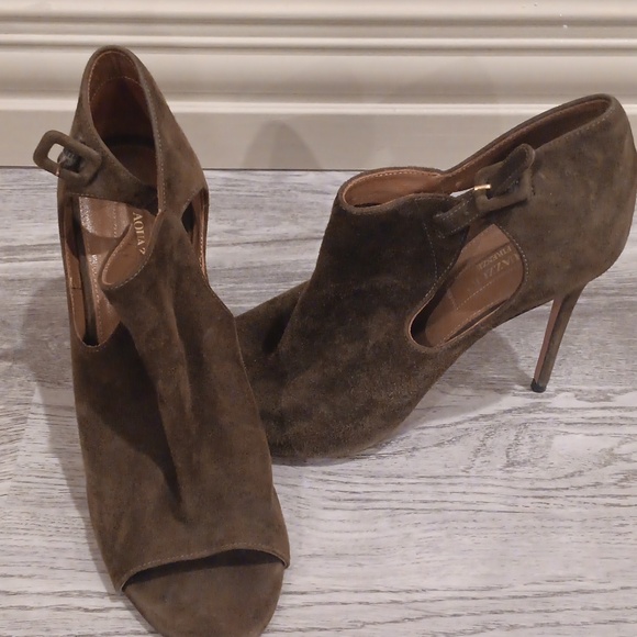 Vero Cuoio Heels - Picture 2 of 5